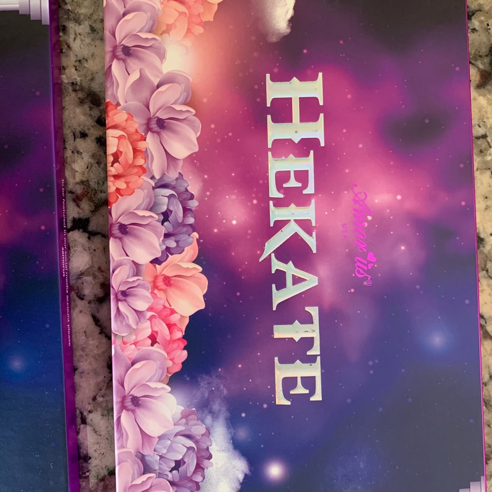 Eyeshadow Pallet - Picture 4 of 4